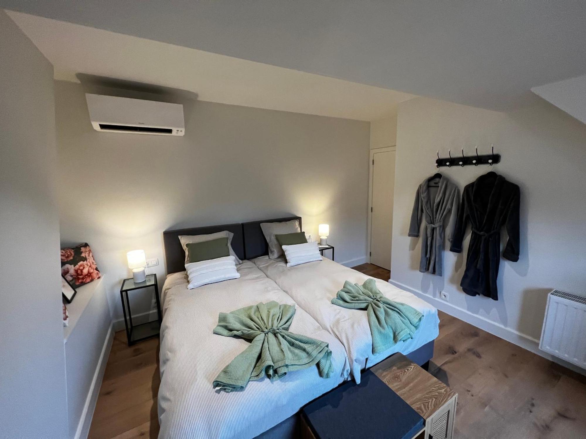 Prestige Villa Ипер Екстериор снимка